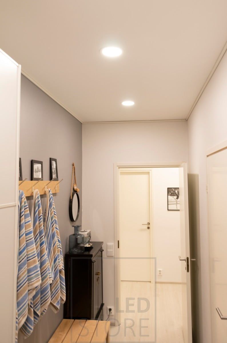 Timeless and simple, plafond luminaires offer excellent light output and light quality. Ledstore.fi